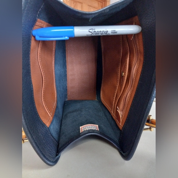 Dooney & Bourke Vintage Arrowhead Collection: North/South Tote, 1996 - Picture 12 of 15